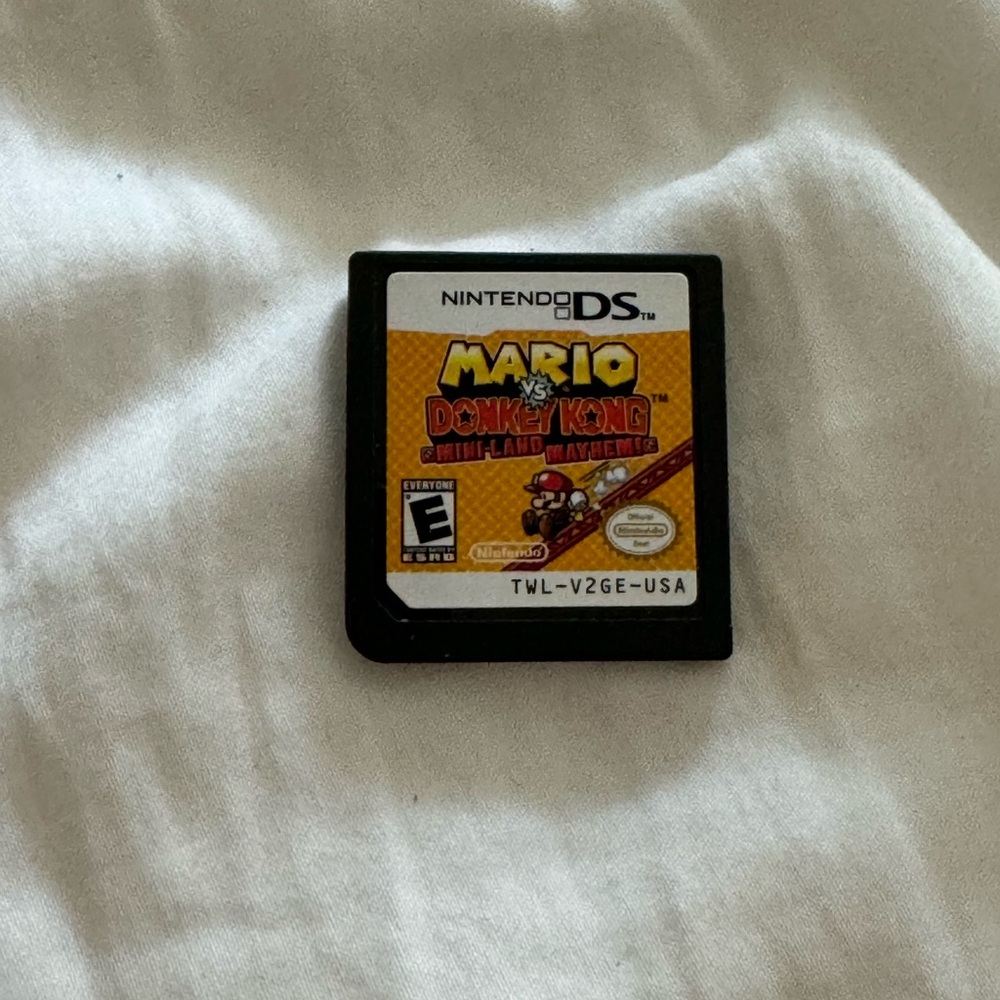Mario vs Donkey Kong DS Game